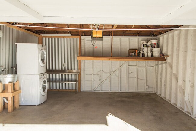 Building Photo - Prime Old Town Orange location