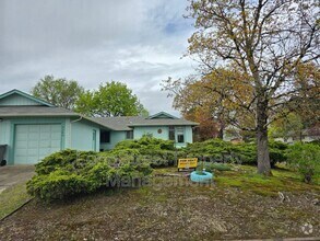 Building Photo - 4204 Clay Pl SE