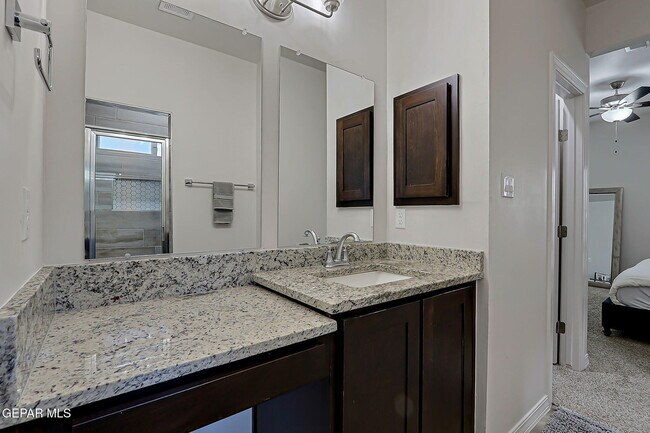 Building Photo - 532 Oakmont