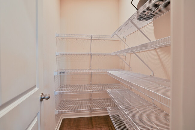 Building Photo - 6393 Raibow Row