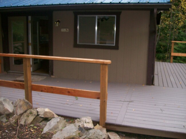Building Photo - 4714 E Upper Hayden Lake Rd