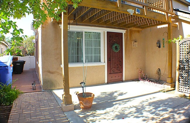 Building Photo - Stunning Temecula Home with Full Solar and...