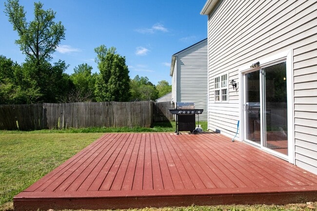 Building Photo - 2924 Tuckland Dr