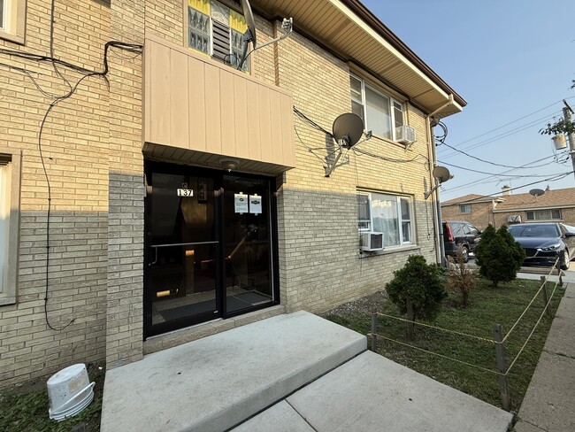 Primary Photo - 137 W Grand Ave