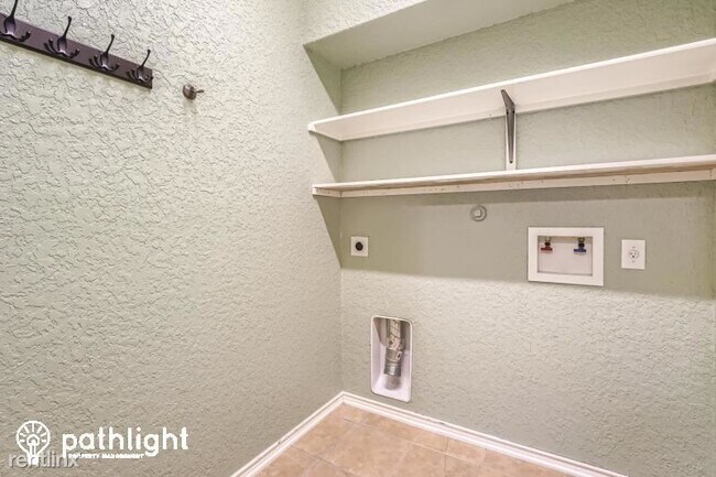Building Photo - 3 br, 2 bath House - 6526 Palmetto Way UNIT
