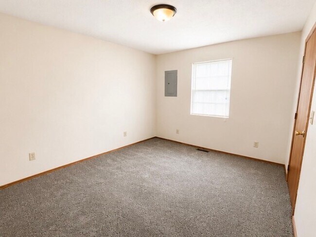 Building Photo - Midwest Ridge Investment Group LLC