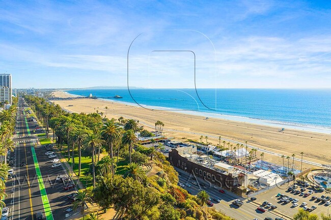 Building Photo - Coastal Luxury With 2 Bed/2 Bath Condo In ...