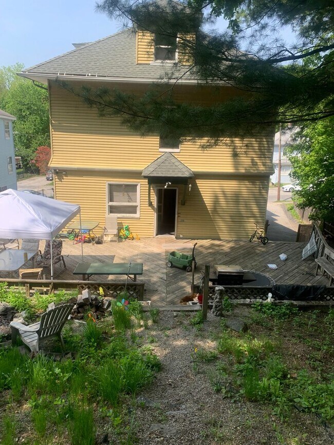 Building Photo - 24 Holland Rd