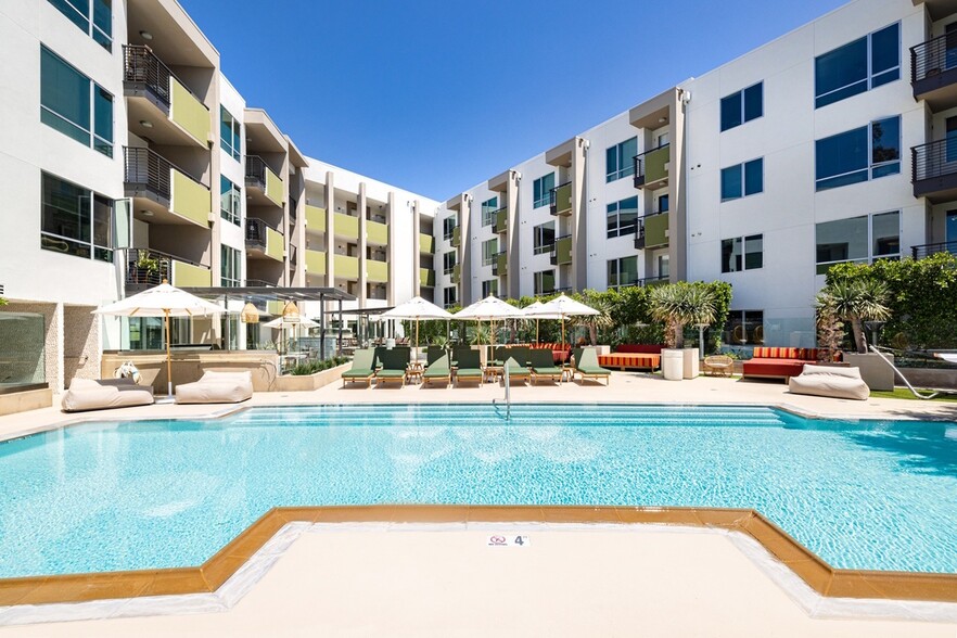 Pool | Brio Apartments | Apartments For Rent In Glendale CA - Brio