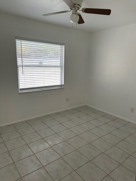 Building Photo - 2453 Sable Dr