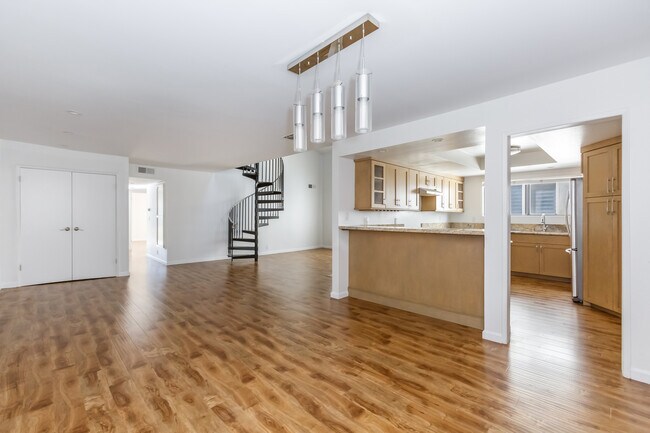 Building Photo - 1738 S Bentley Ave