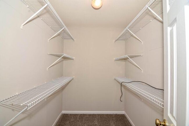Building Photo - 1608 Apple Valley Ct
