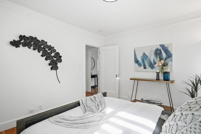 Building Photo - 1021 Leona Ct