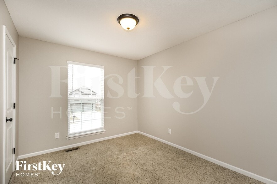 Building Photo - 8500 N Kensington Ave