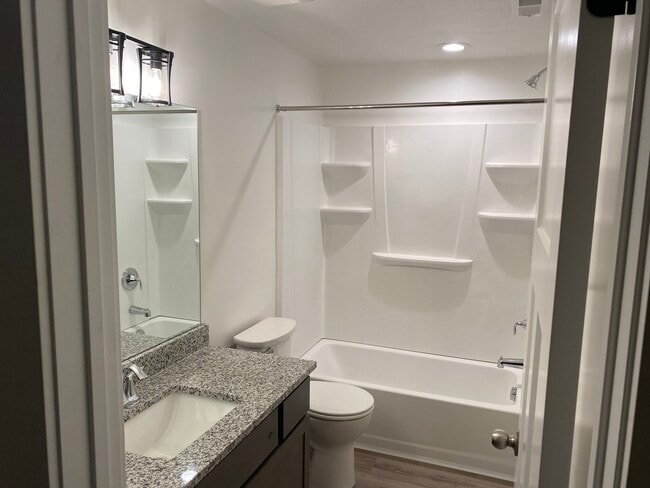 Building Photo - 332 S 160 W