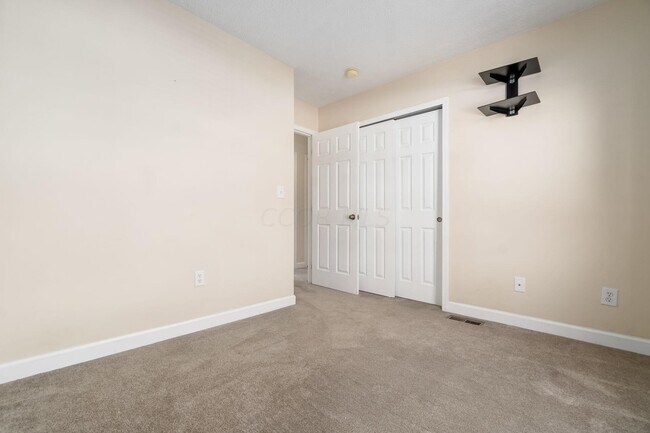 Building Photo - 1383 Pansy St