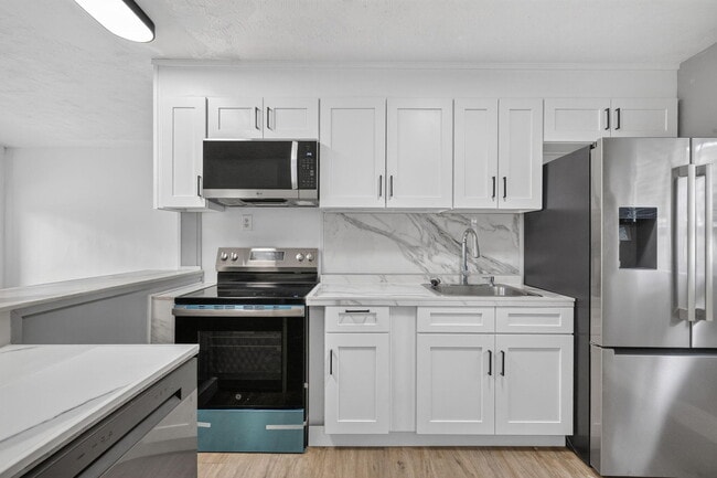 Building Photo - 540 NE 61st St
