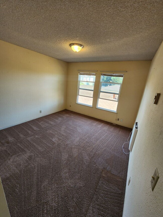 Building Photo - Swazey Apartments -