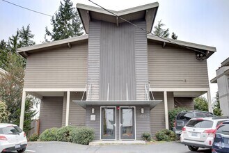 Building Photo - 3Bd/1.75Ba Seattle Condo