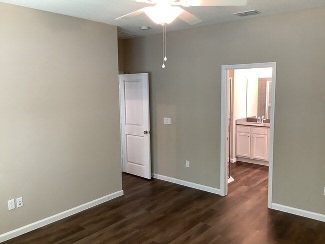 Building Photo - 180 Spruce Pt