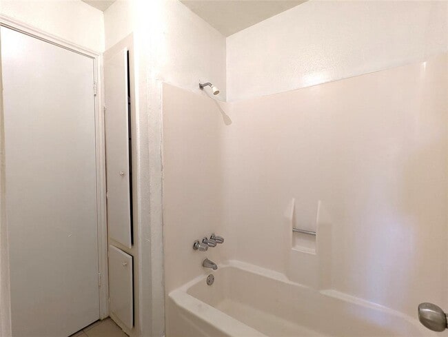 Building Photo - 12224 Ormandy St