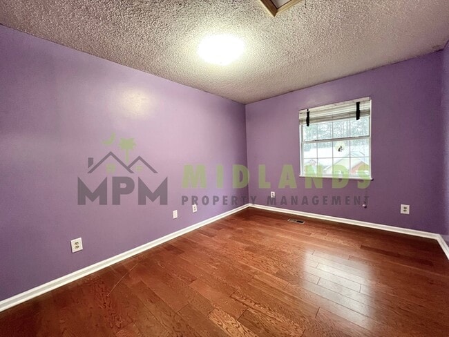 Building Photo - 844 Bentley Dr