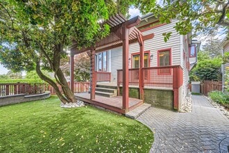 Building Photo - Queen Anne Home