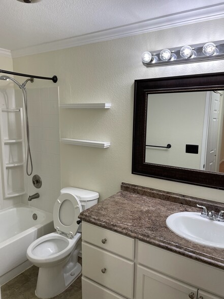 Bathroom - 15929 NE 41st St