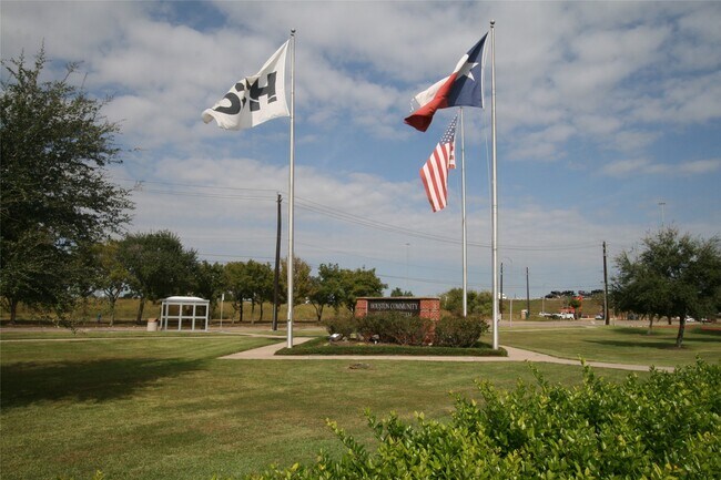 Building Photo - 2009 Kirby Landing Dr