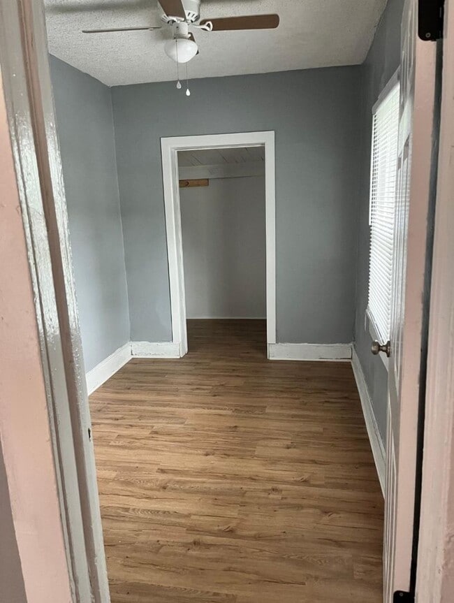Building Photo - Cozy 2bd/1bath with Big Yard