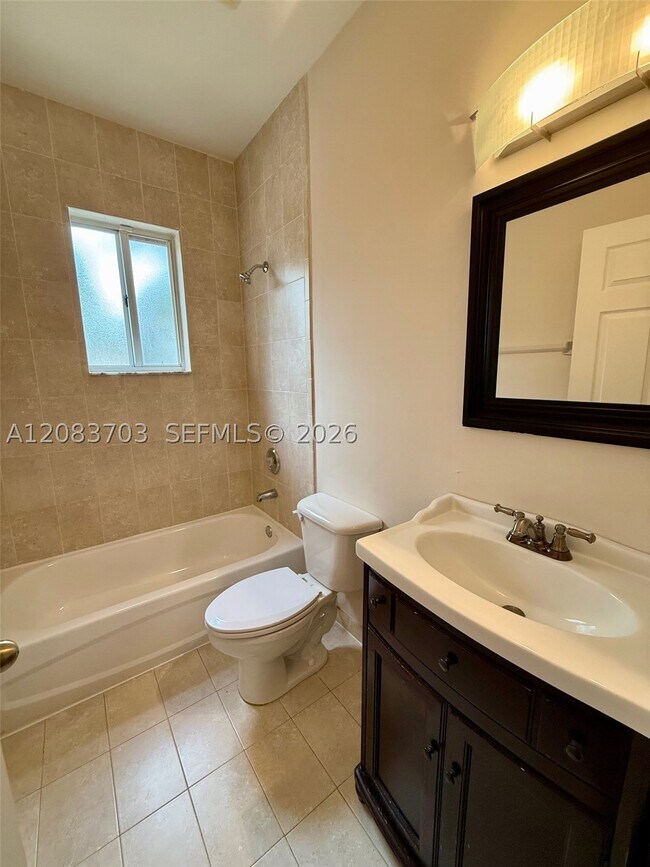 Building Photo - 2601 NE 41st Cir
