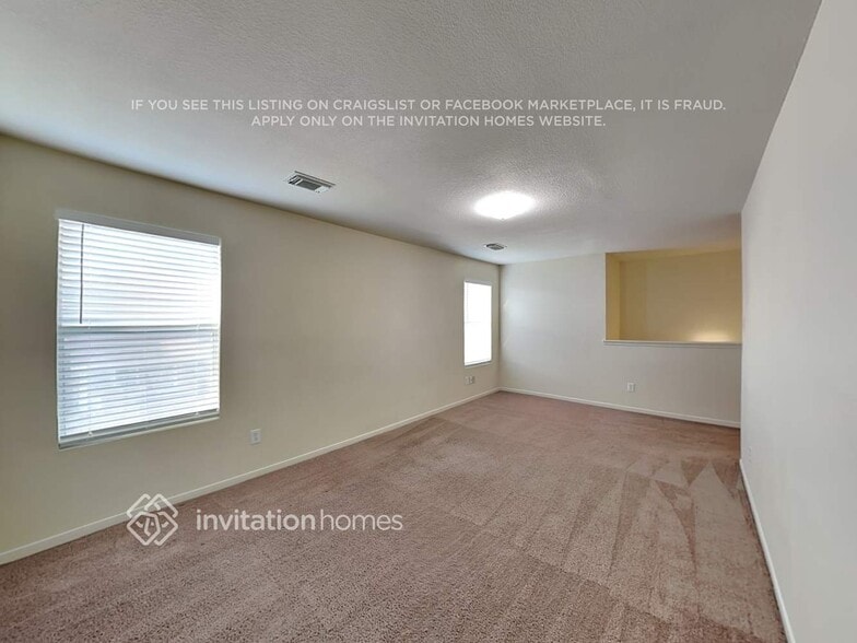 Building Photo - 1818 Day Lily Way