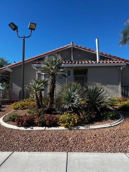 Building Photo - 2627 S Lamb Blvd