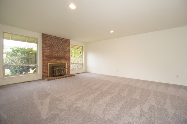 Building Photo - 15739 SE 175th Pl