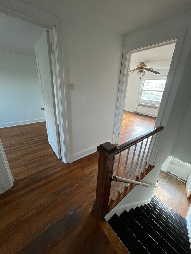 Building Photo - 3265 Sunset Blvd