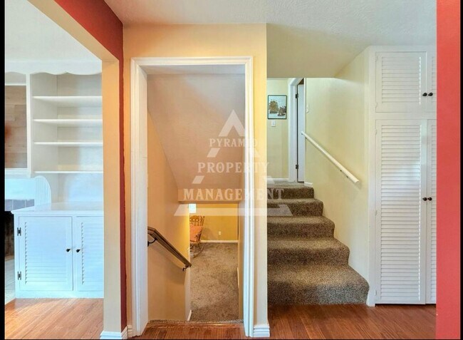 Building Photo - Beautiful Millcreek Home!