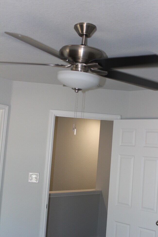 Entrance to master bed - 16922 Showdown Path