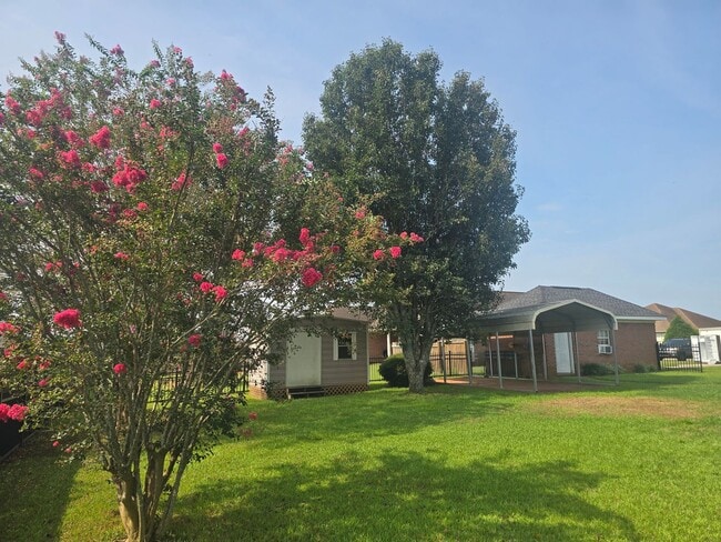 Building Photo - 198 Hannah Rd