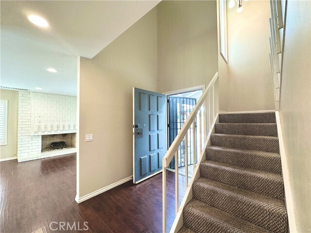 Building Photo - 54 Gillman St