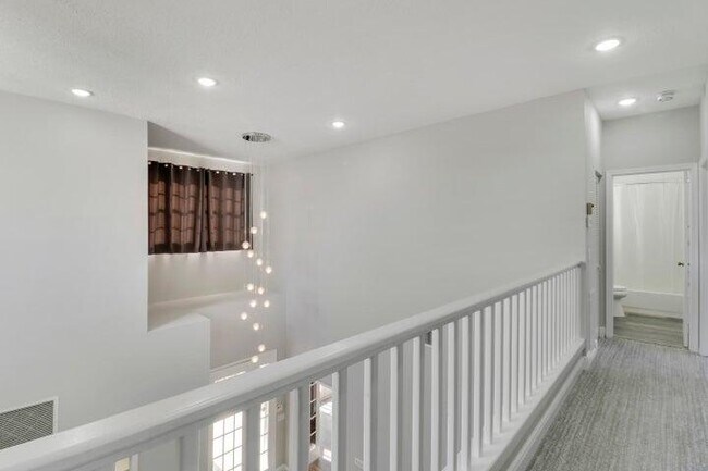 Building Photo - 3033 SE Brierwood Pl