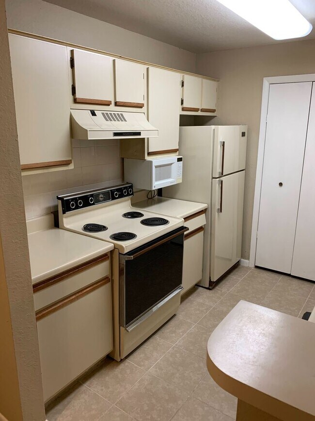 Building Photo - Perkinshire 104