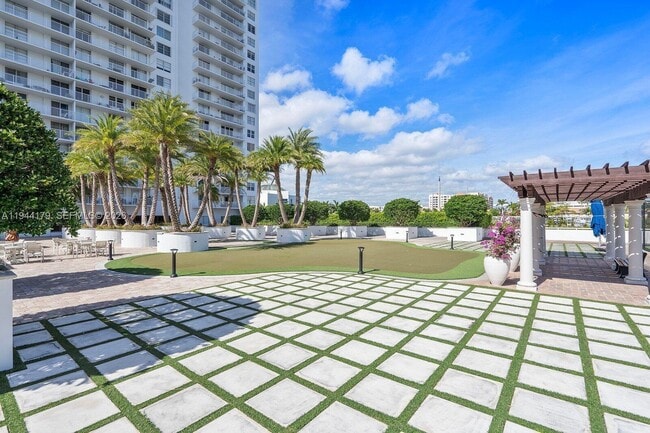 Building Photo - 2801 NE 183rd St