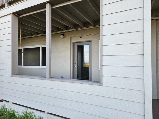 Building Photo - 3192 Ocean Blvd