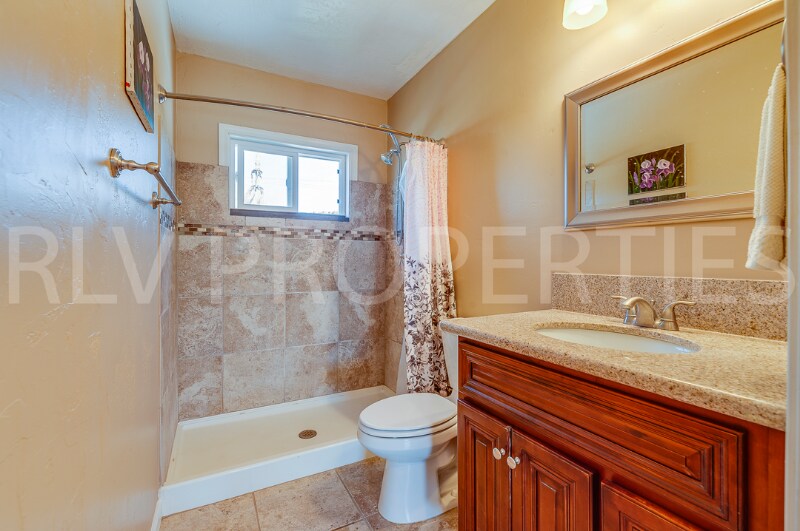 Building Photo - 876 Adele St