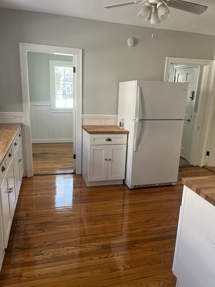 Building Photo - 25 Wawecus Rd