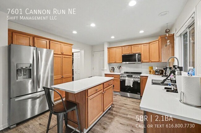 Building Photo - 7601 Cannon Run Dr NE