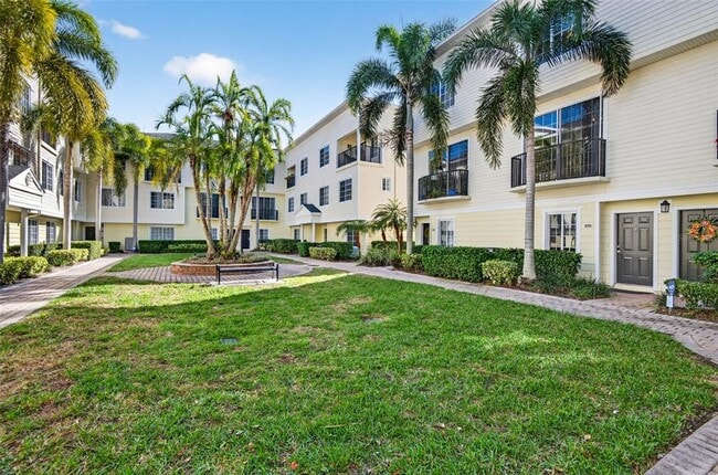 Building Photo - 9739 Meadow Field Cir