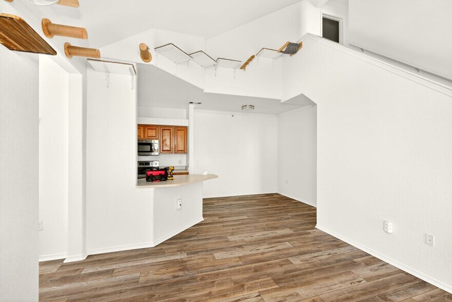 Building Photo - 18929 E Warren Cir