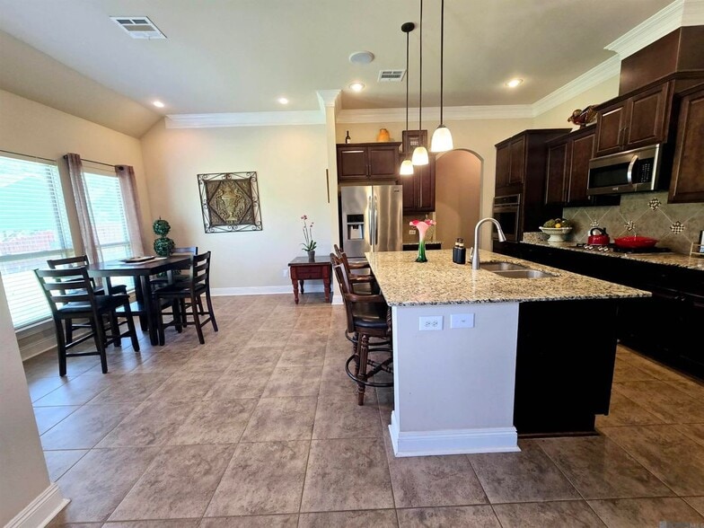 Building Photo - 18258 River Landing Dr