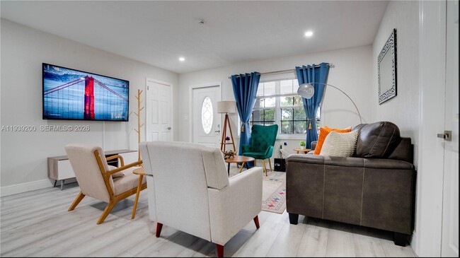 Building Photo - 5157 NE 6th Ave